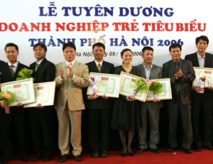 Lễ tuyên dương doanh nghiệp trẻ tiêu biểu Hà Nội 2016